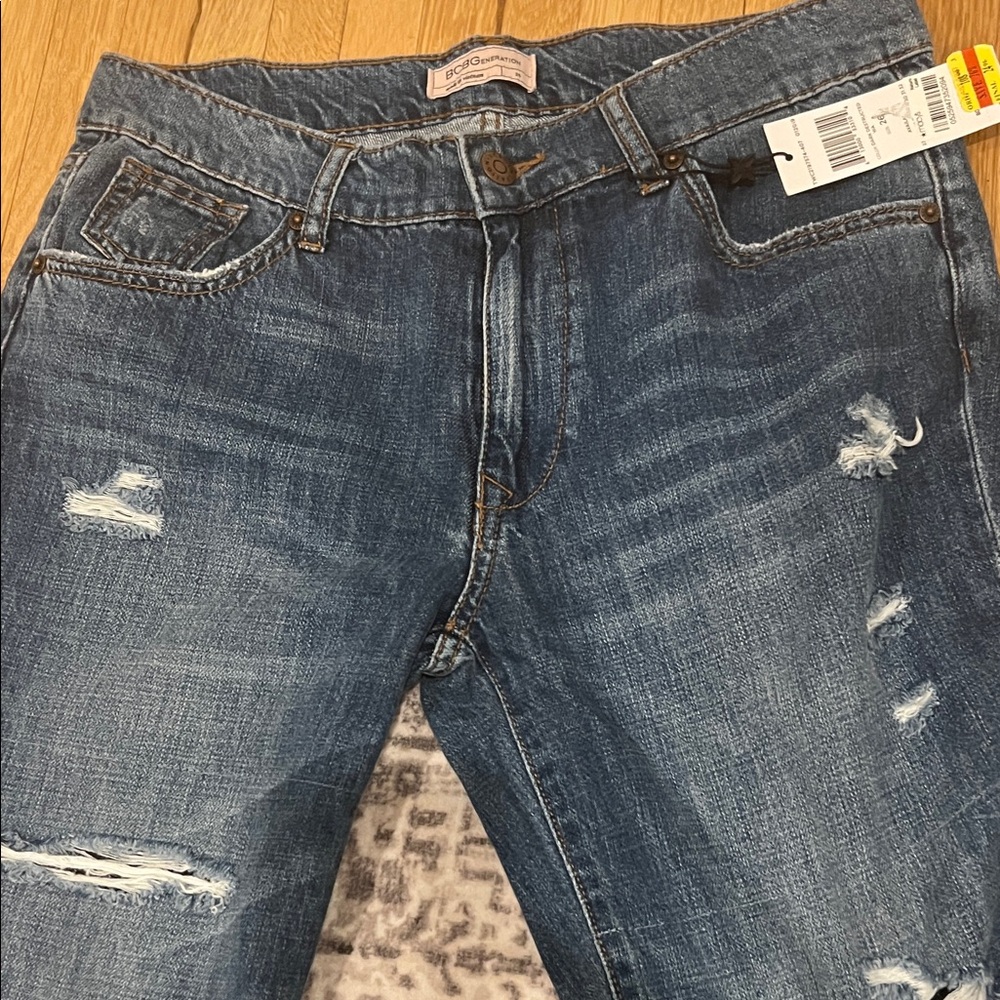 NEW w/TAGS! BCBGeneration Women's Distressed Jeans size 26